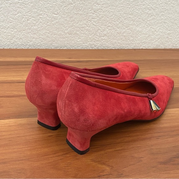 Vintage SALVATORE FERRAGAMO DQ80559 Red Suede Leather Low Heel Pumps Size 6 4A - Picture 5 of 16